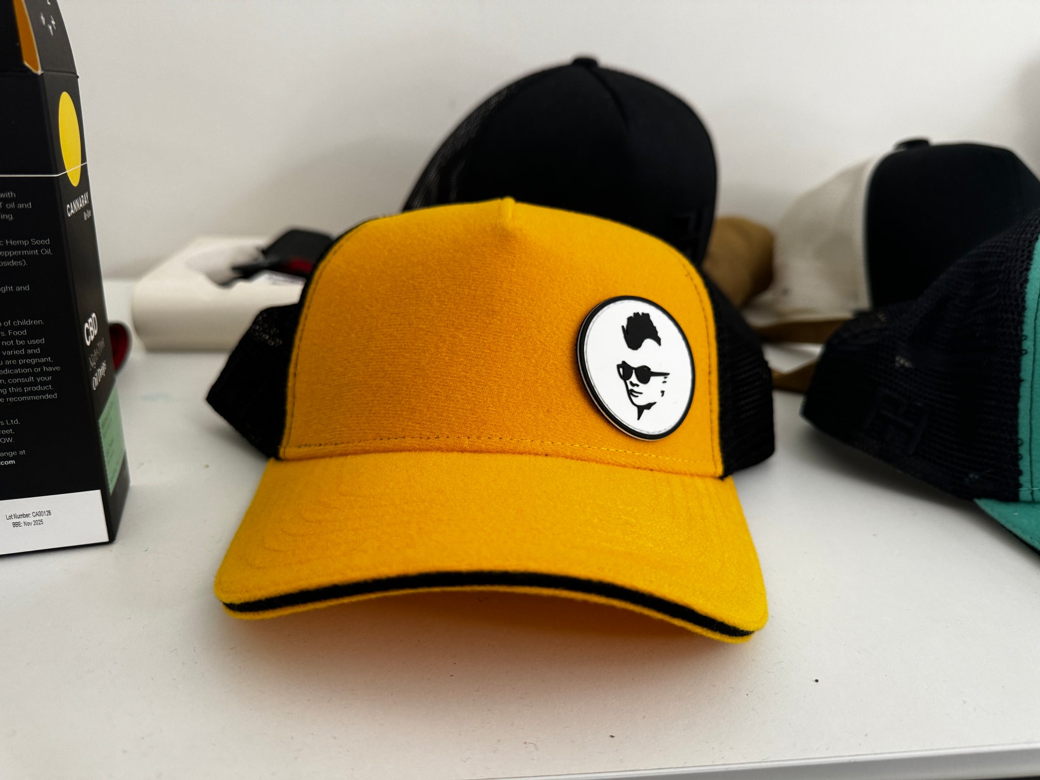 Caps
